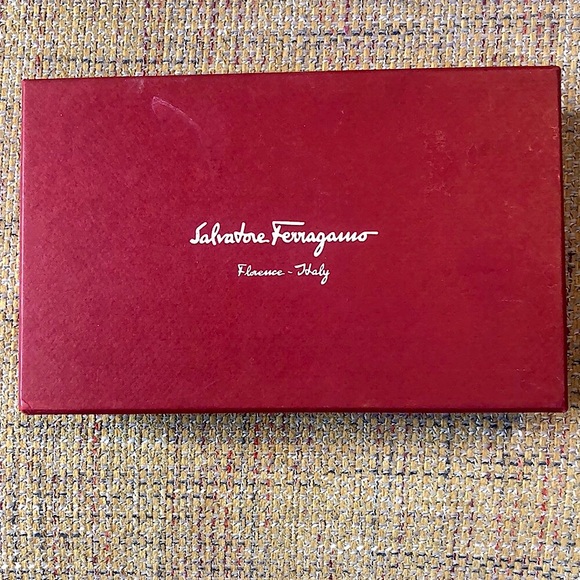 SALVATORE FERRAGAMO Gancini Fuchsia Leather Full Zip Continental Wallet WITH BOX - Picture 17 of 17